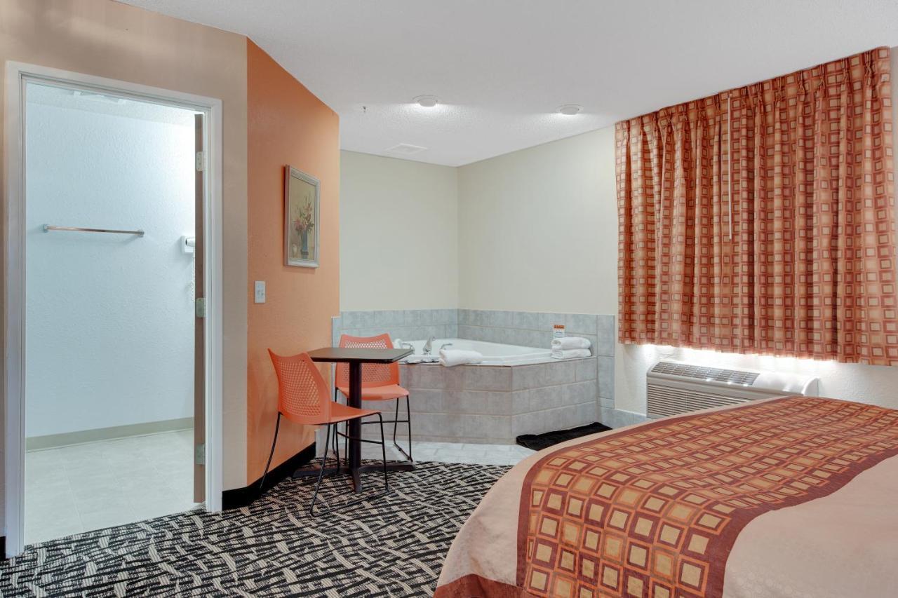 Americas Quality Inn & Suites - Finlayson Extérieur photo