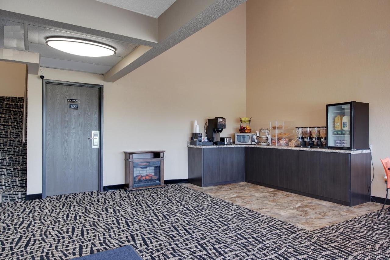 Americas Quality Inn & Suites - Finlayson Extérieur photo