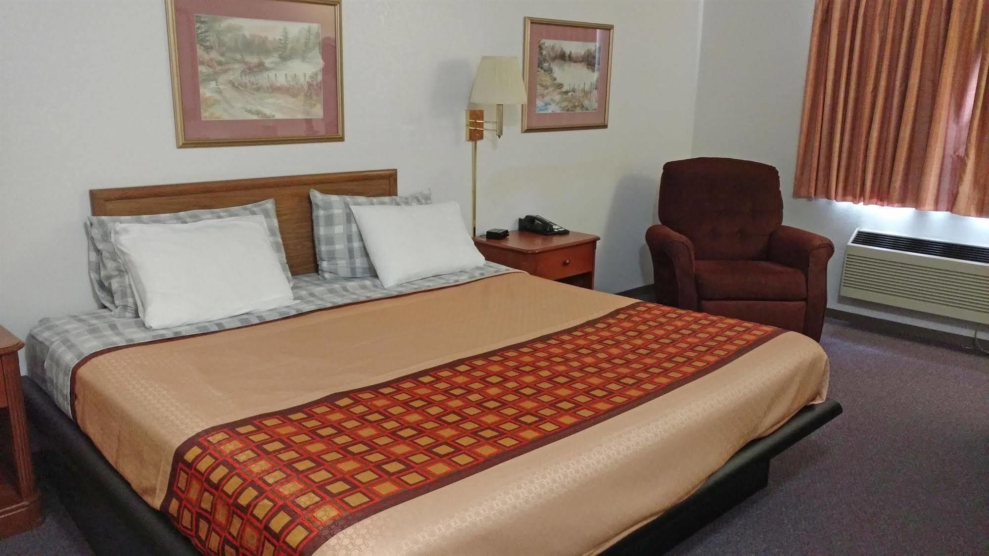 Americas Quality Inn & Suites - Finlayson Extérieur photo